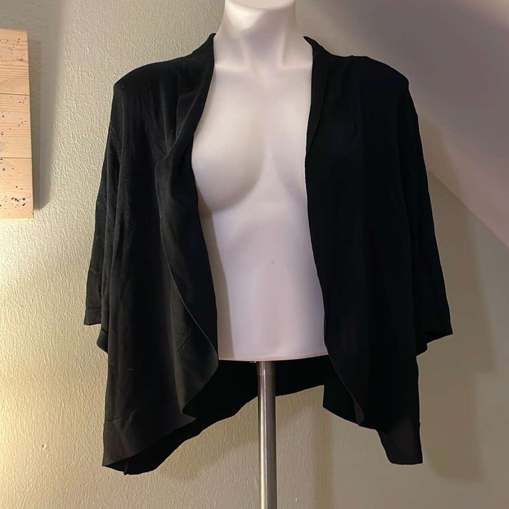 Black short sleeve sweater
